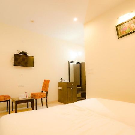 Royal Ocean Resort Dźajpur Zewnętrze zdjęcie